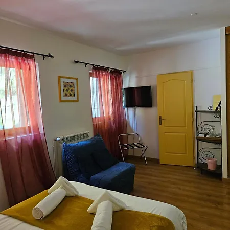 Hôtel Le Mont Barral Creyers Extérieur photo