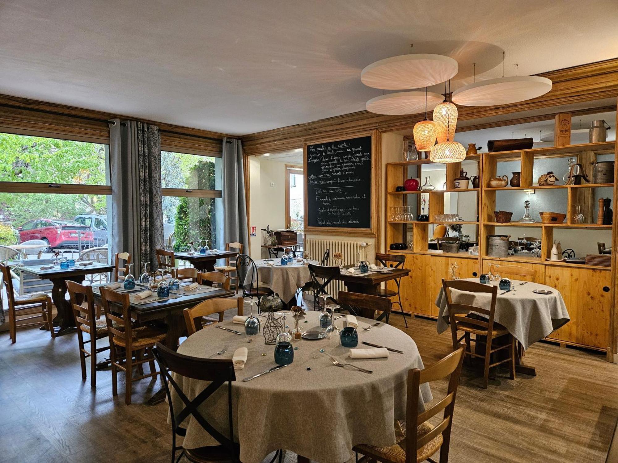 Hotel Le Mont Barral 2*