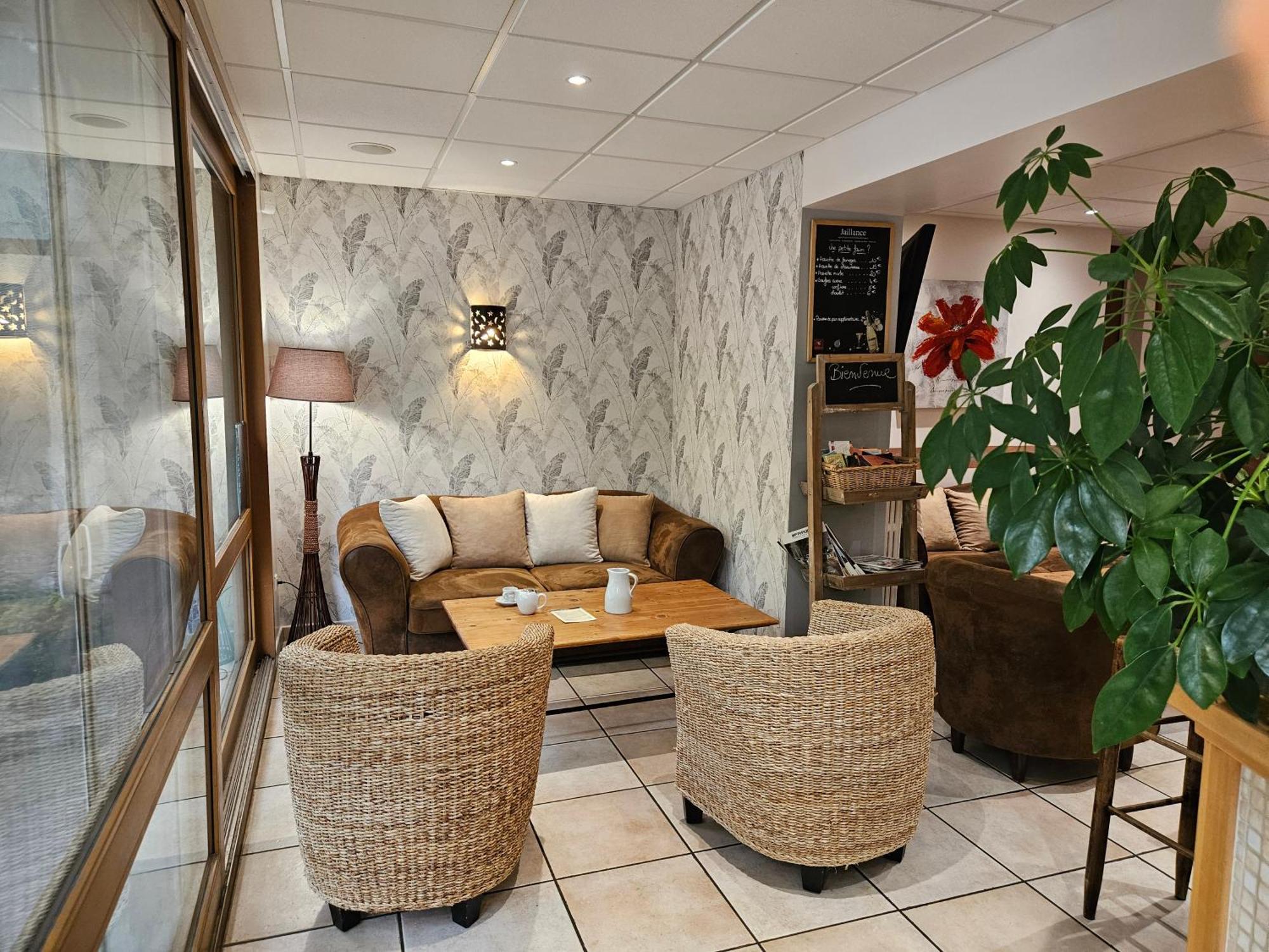 Hotel Le Mont Barral 3*