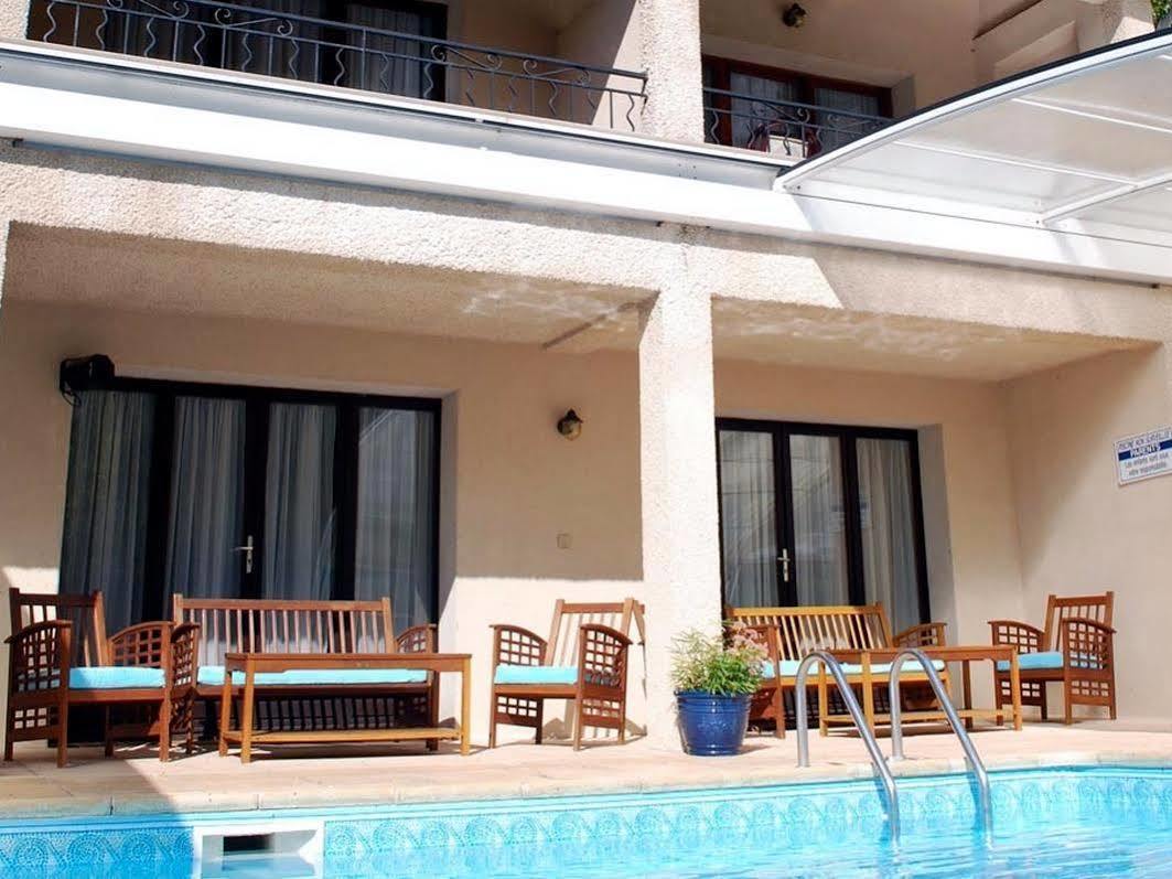 Le Mont Barral Hotel